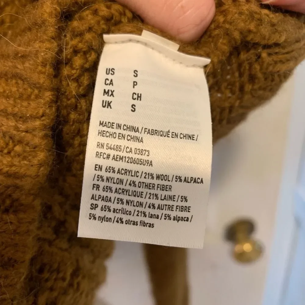 American Eagle Outfitters | Copper colored long sleeve wool blend sweater